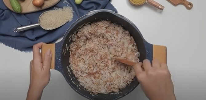 الأرز المفلفل