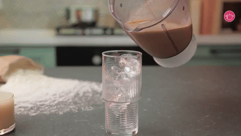 تقديم المشروب