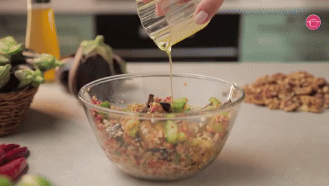 إضافة زيت الزيتون