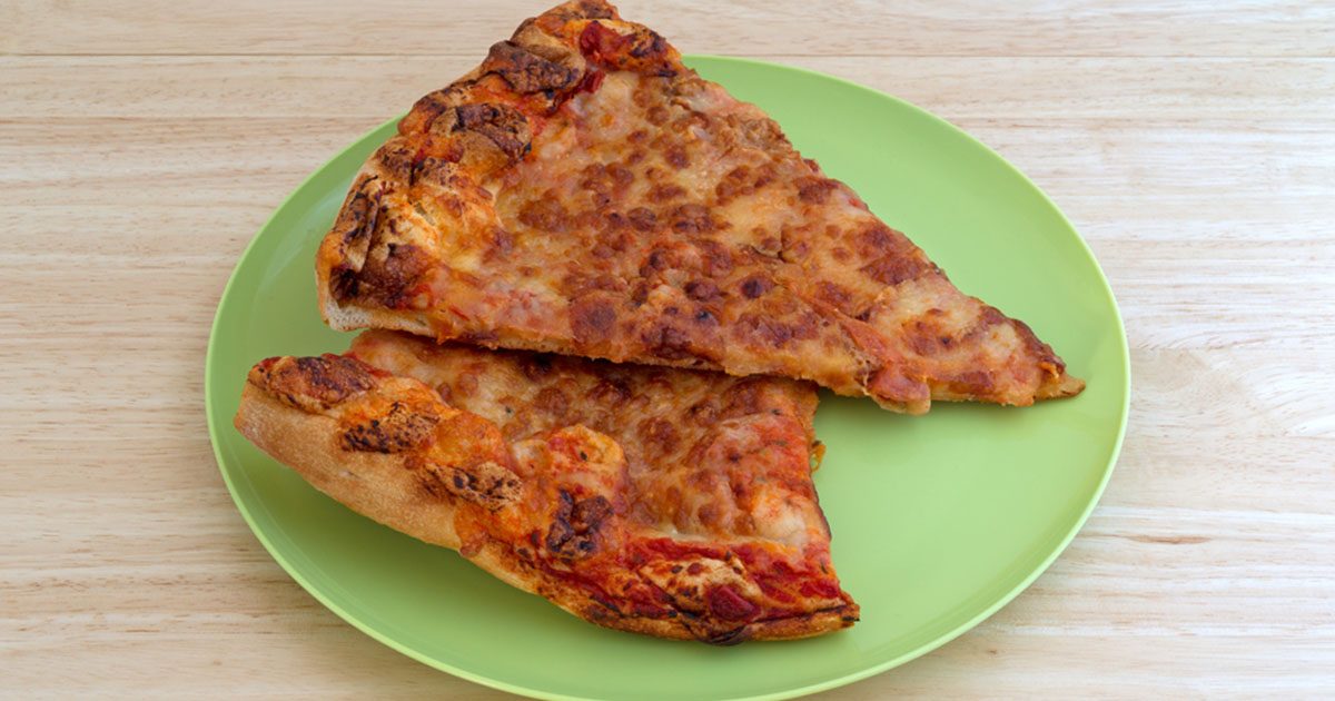 طريقة اكل البيتزا