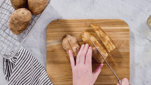 طريقة تقطيع بطاطس ودجز
