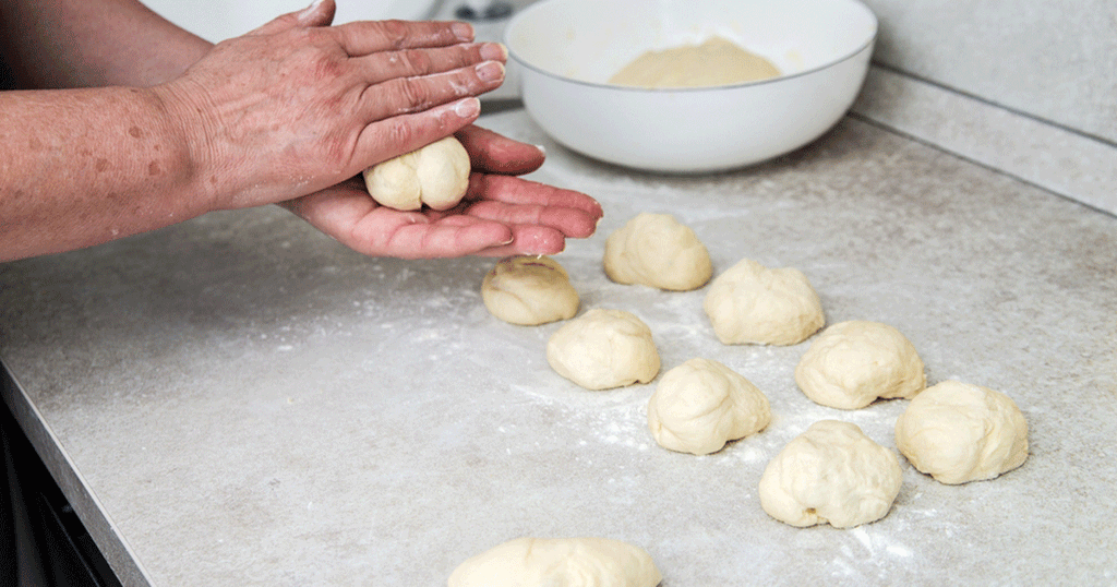 عملية تدوير العجين