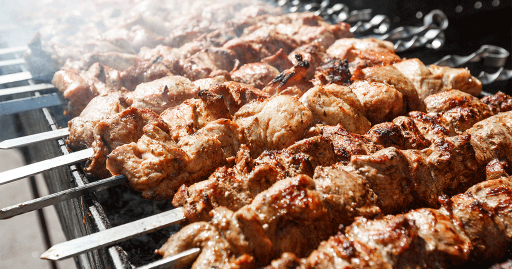 لحم مشوي على الفحم