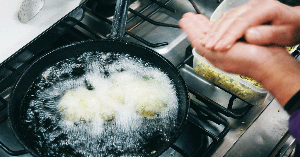 قلي الفلافل