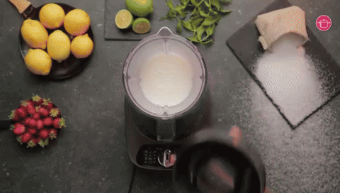 تقديم العصير