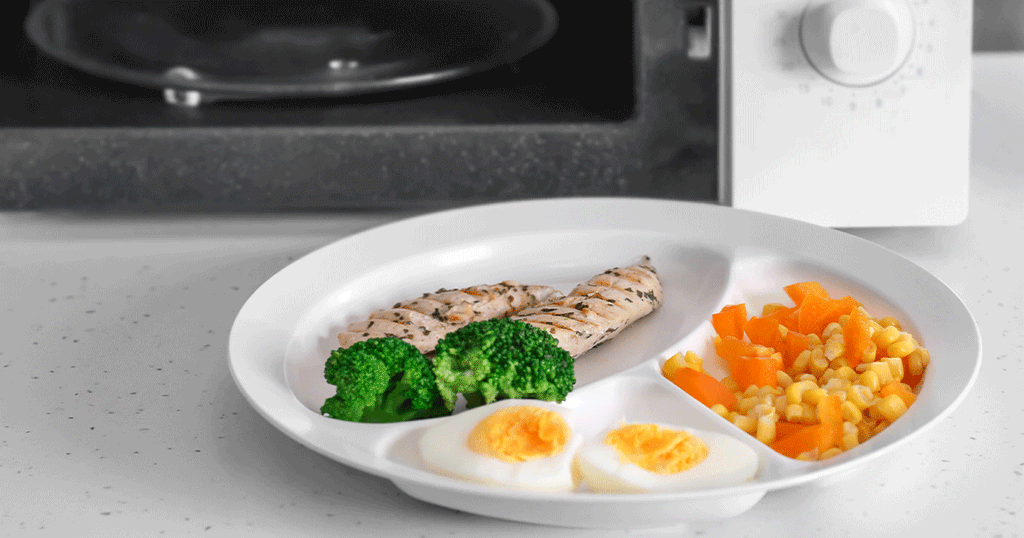 تقسيم الطعام في طبق