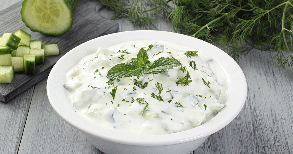 سلطة الزبادي والخيار