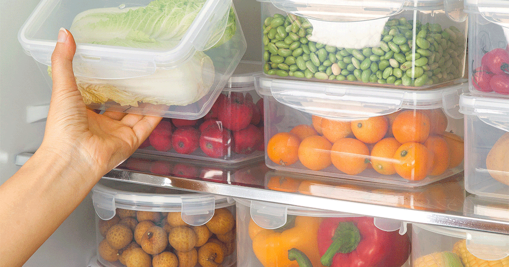 فواكه مخزنة في الثلاجة