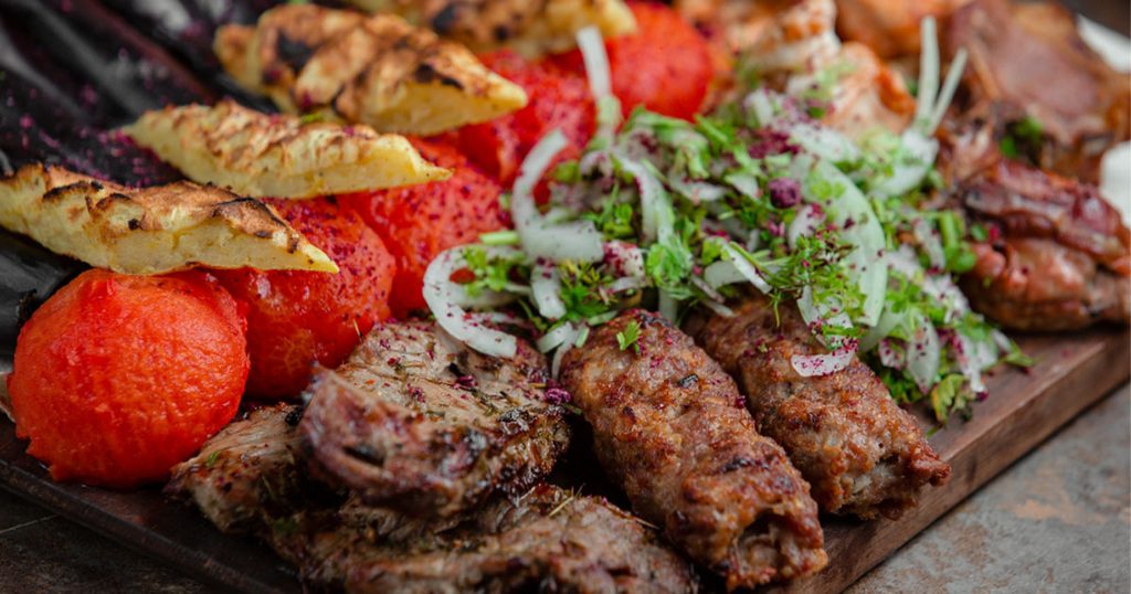 كباب باللحم شهي!