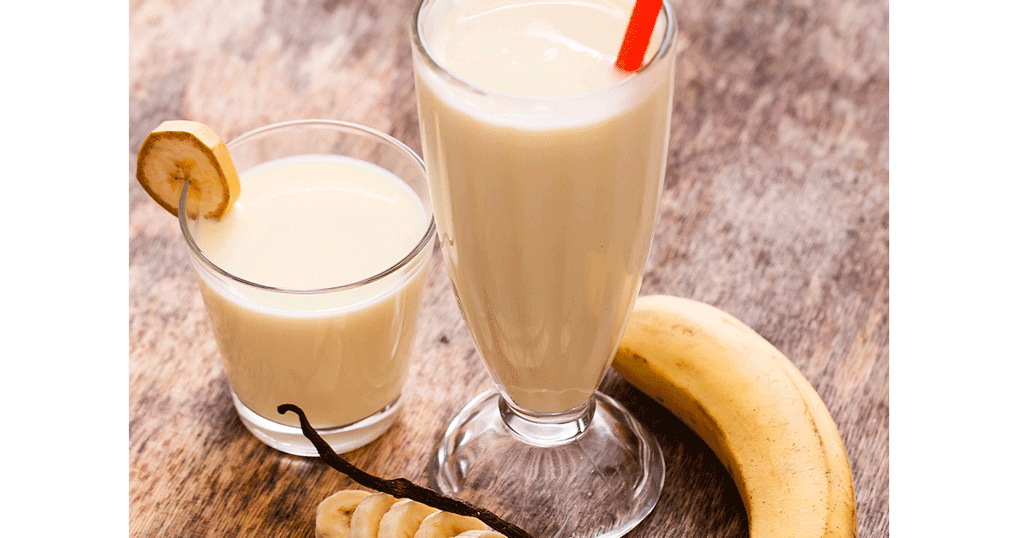 عصير الموز والحليب