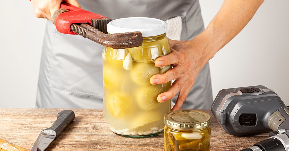 هذه هي أفضل طريقة لفتح البرطمان محكم الإغلاق بحسب مارتا ستويرت