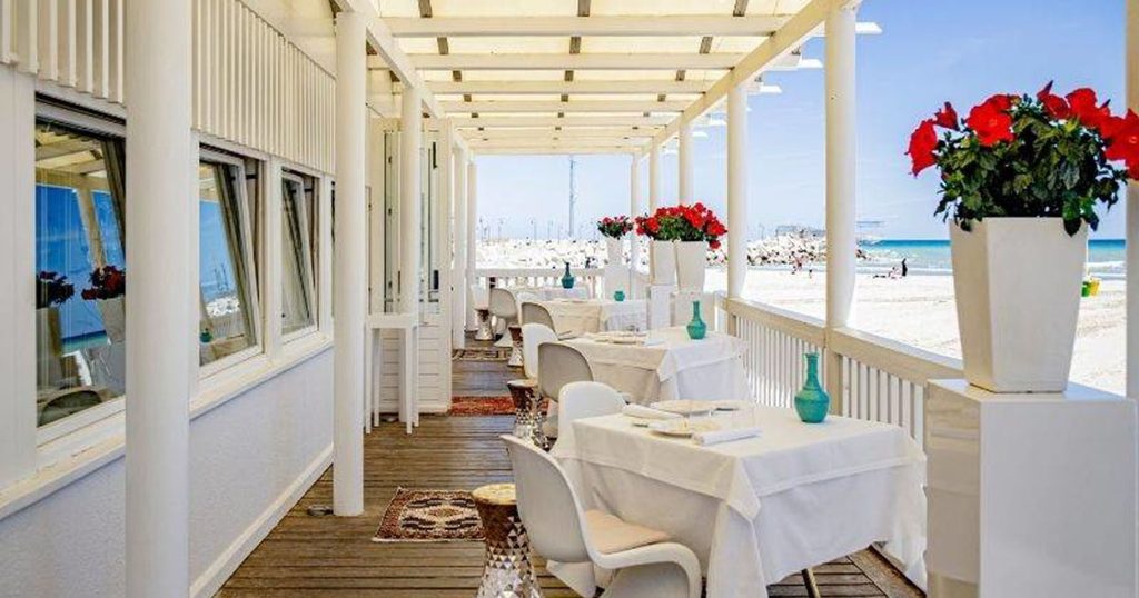 الجلسة الخارجية في مطعم «أولياسي»