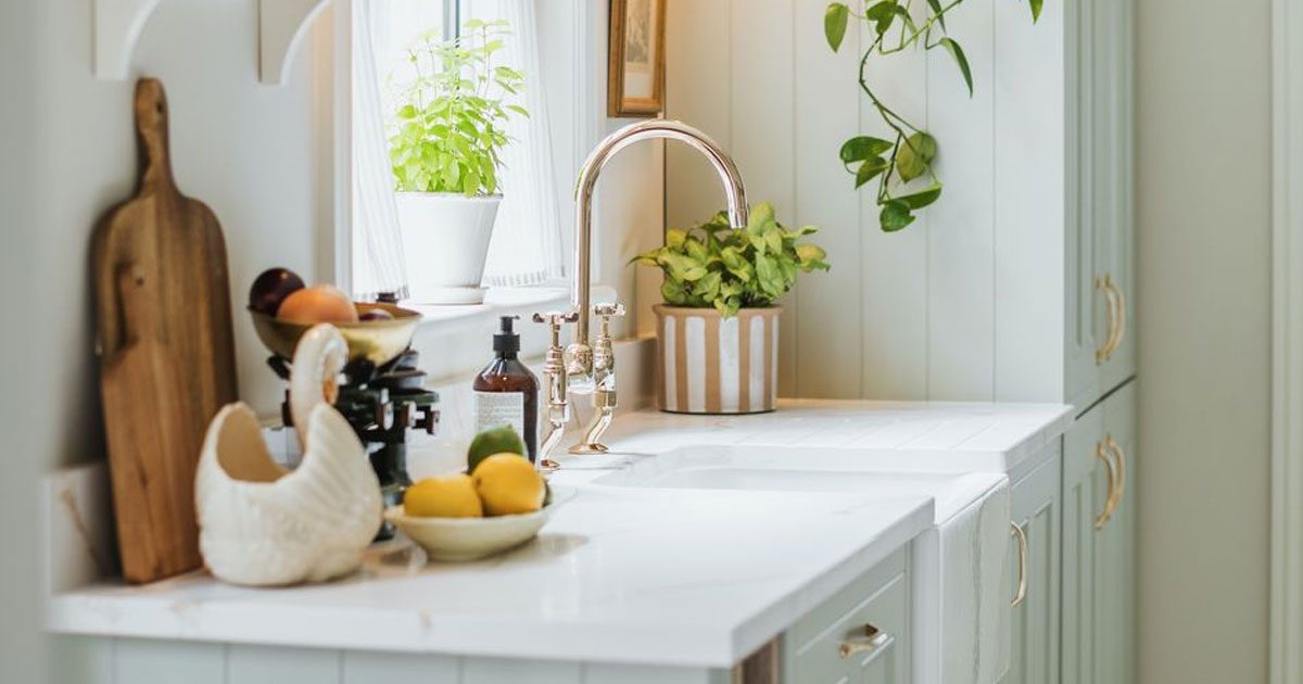 مصدر الصورة: https://www.housebeautiful.com/uk/decorate/kitchen/a42418545/kitchen-trends/