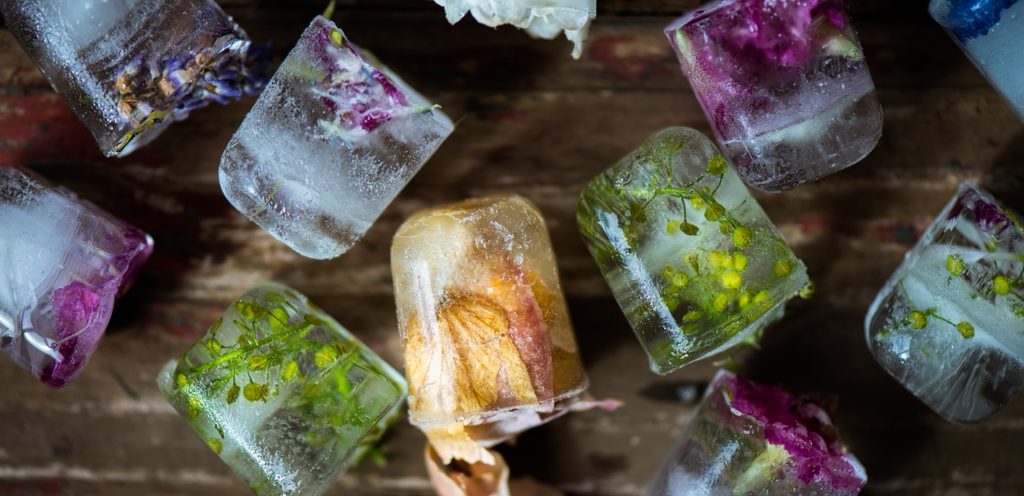 مكعبات الثلج بنكهات