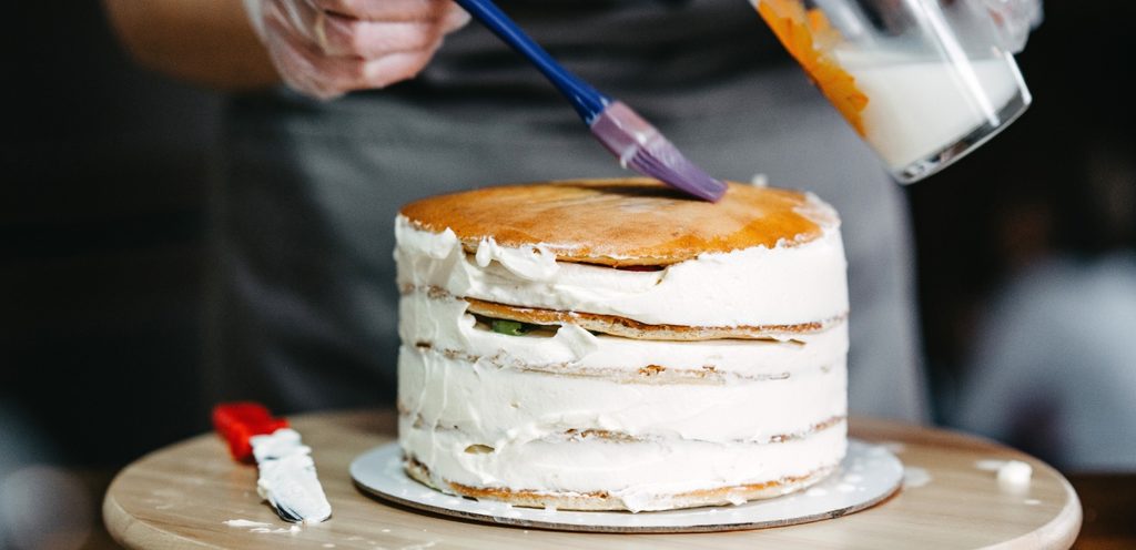 طريقة تزيين الكيك