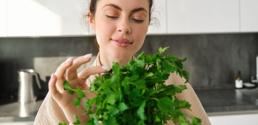 أهمية أكل البقدونس