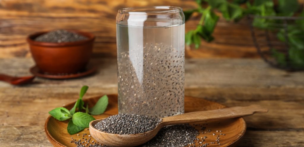 بذور الشيا والماء