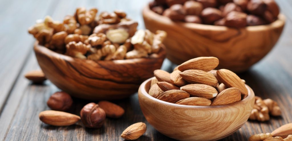 أنواع من المكسرات