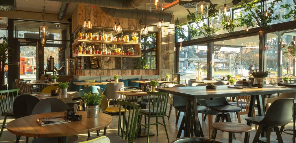 المساحة الداخلية للمطعم