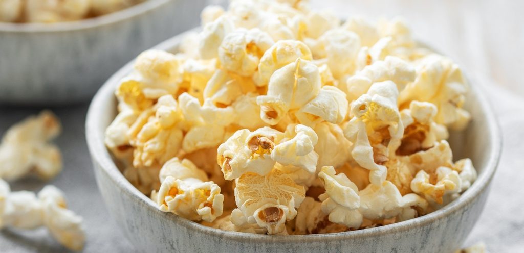 طبق من الفشار