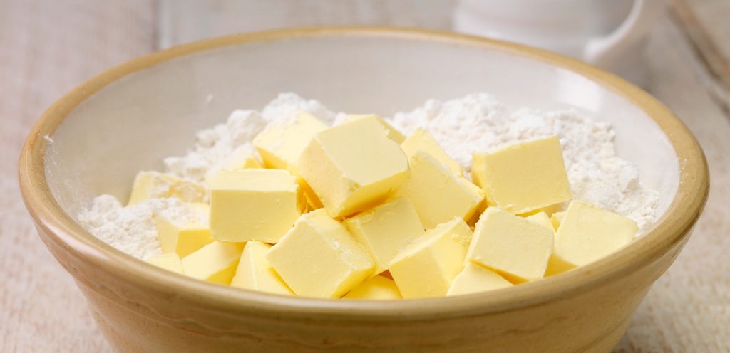 الزبدة في تحضير الحلى