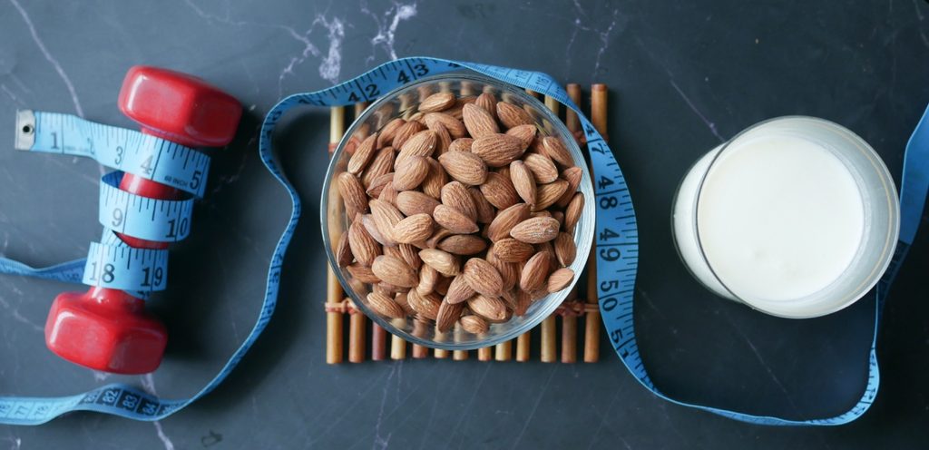 اللوز وخسارة الوزن