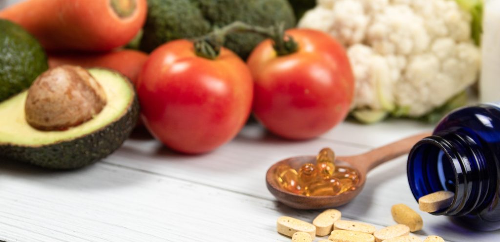 متوفرة في الخضار والفواكه