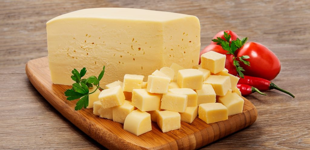قطع من الجبن