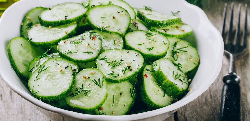 طبق من الخيار