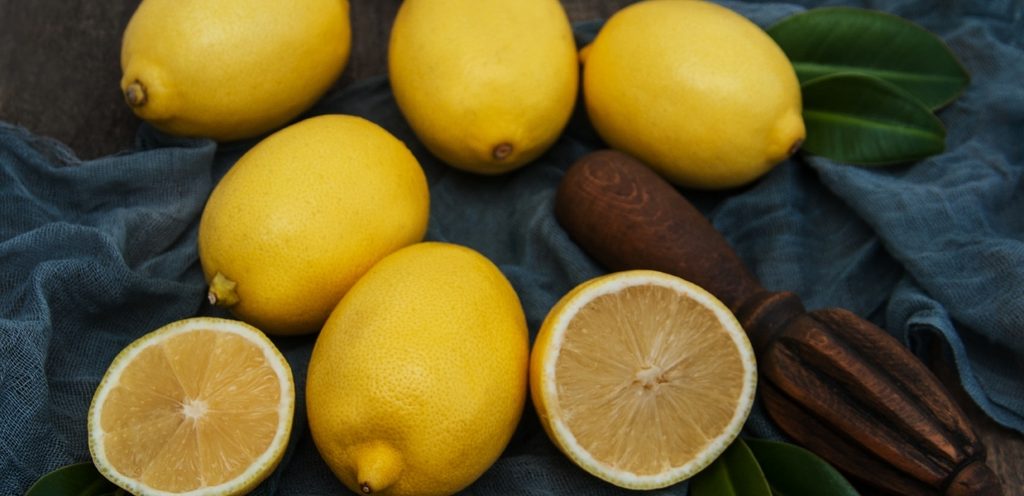 حبات من الليمون