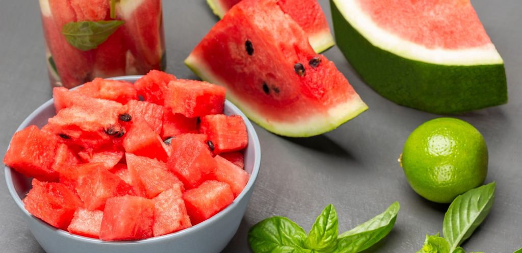 بطيخ مقطع لذيذ ومنعش