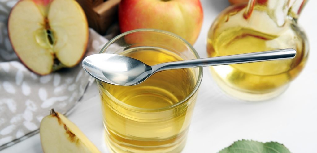 كوب من خل التفاح