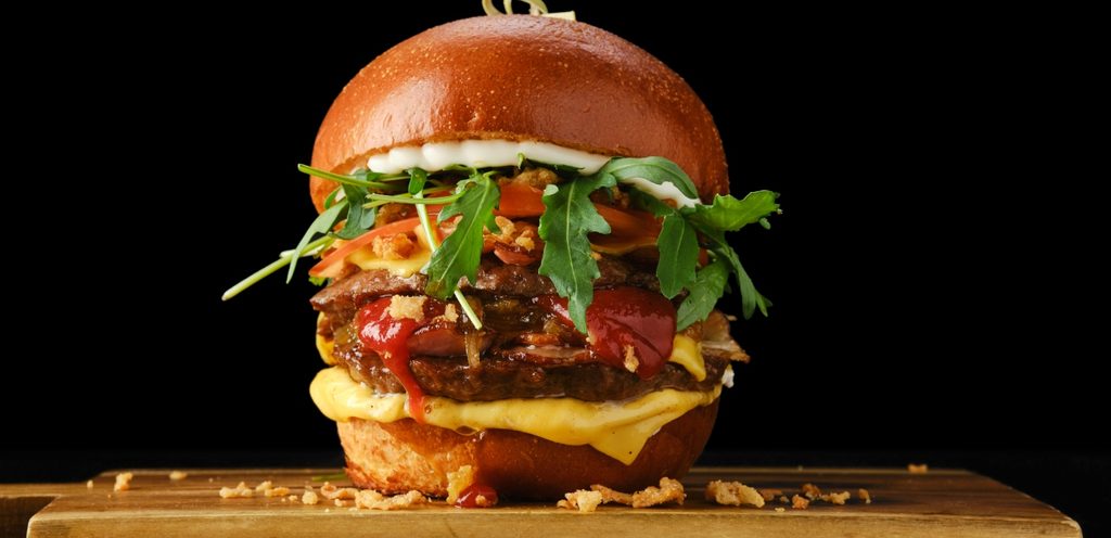 طبق برغر لذيذ