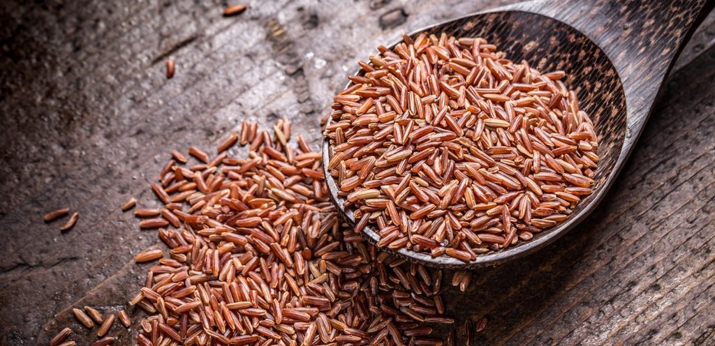 حبوب الأرز البني
