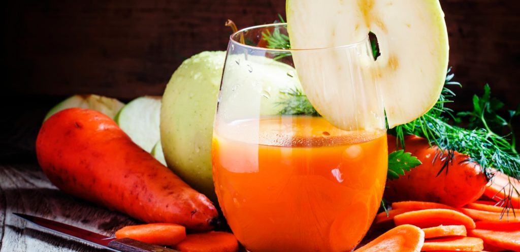 عصير الجزر والتفاح