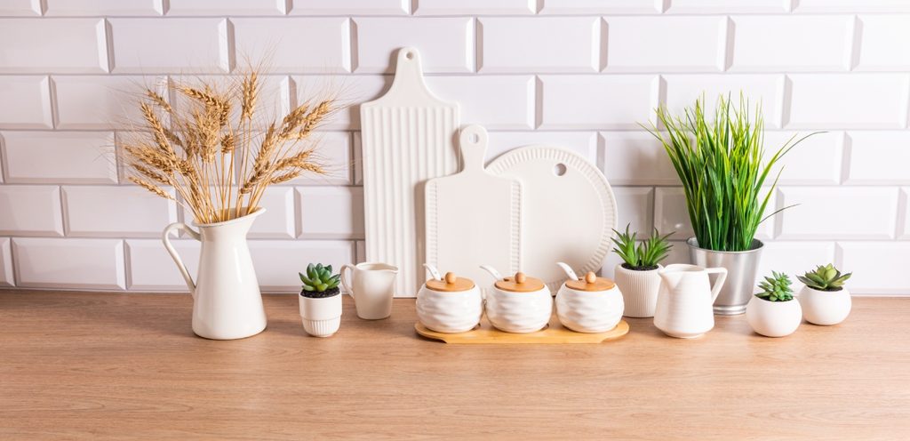 السيراميك الأبيض