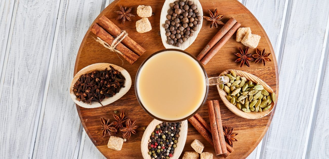 إضافة اليانسون إلى شاي الكرك الهندي