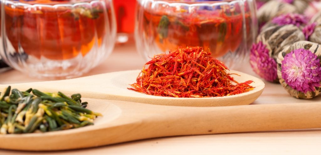 العصفر من التوابل الأساسية في تحضير الطعام