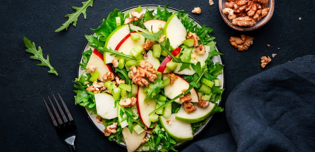 إضافته إلى السلطات تعطي طعمًا رائعًا