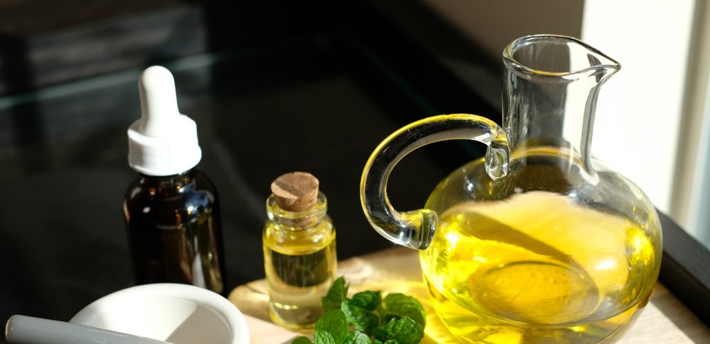 استخدام الزيوت الطبيعية في مراكز التجميل