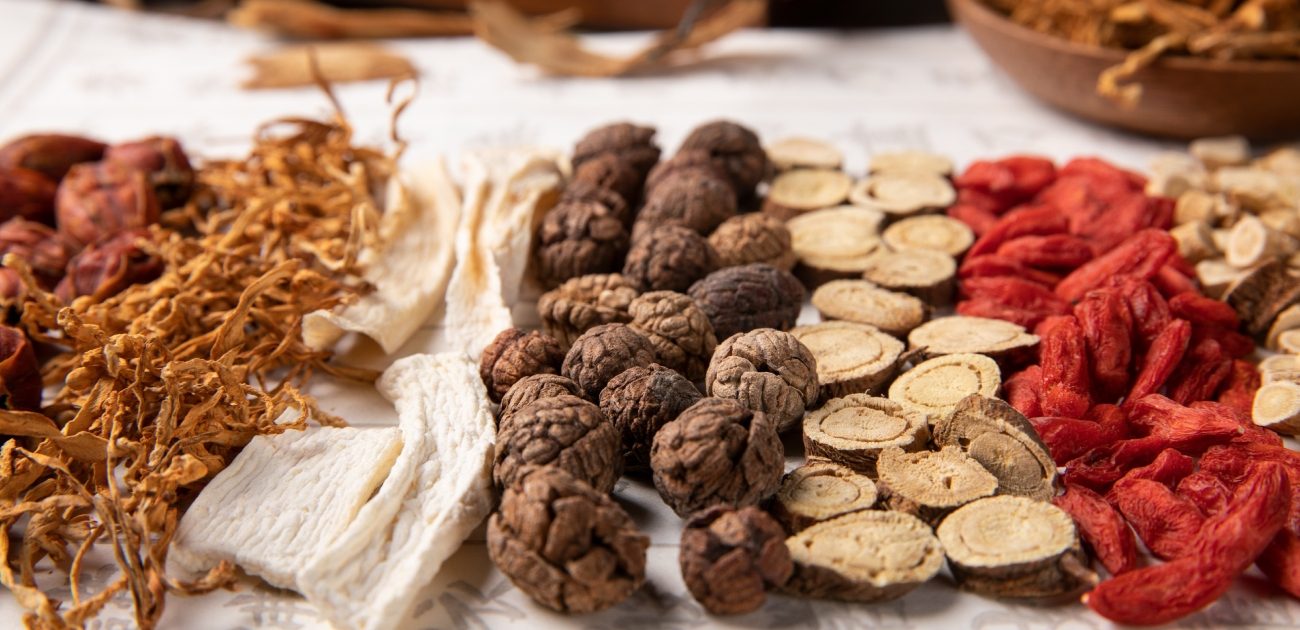 الأعشاب الصينية المتنوعة
