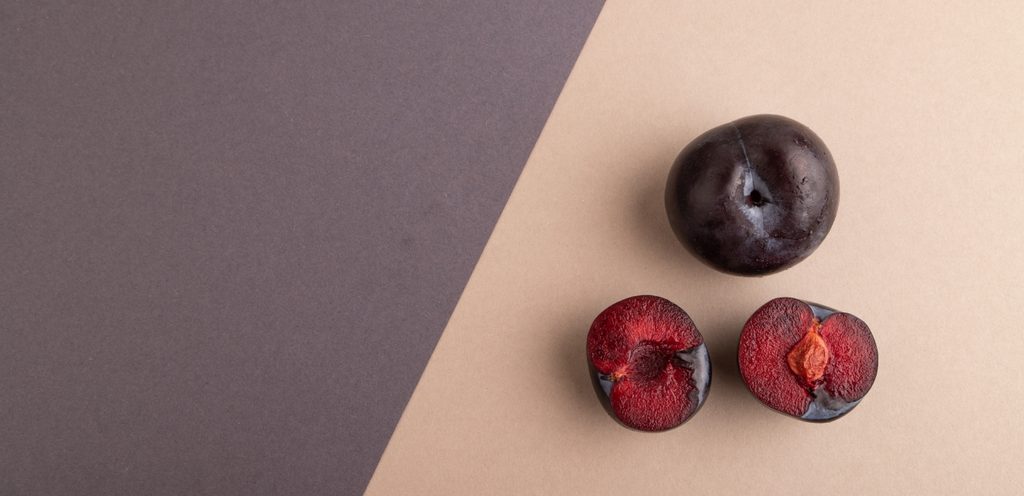 الخوخ الأحمر الحلو