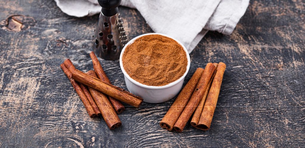 القرفة بجميع أشكالها ضرورية في المطبخ