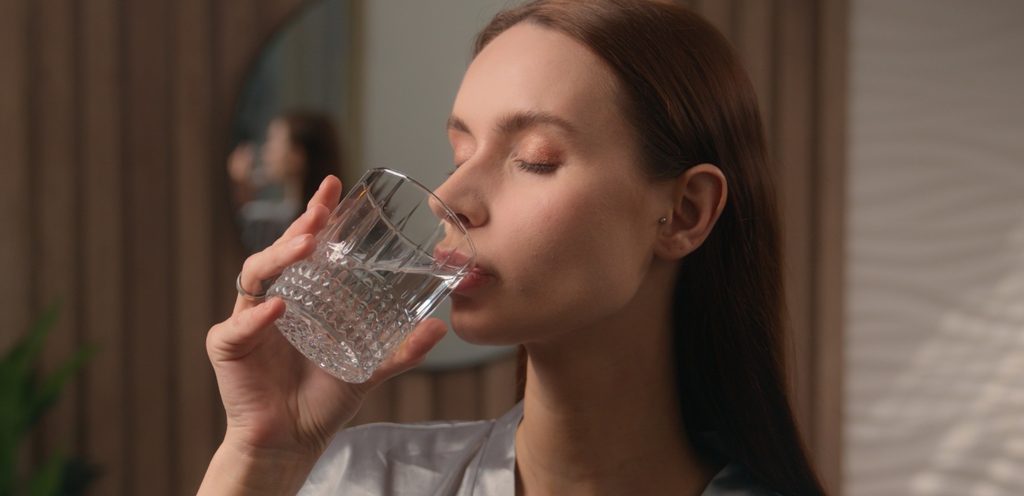 المضمضة بالماء والملح