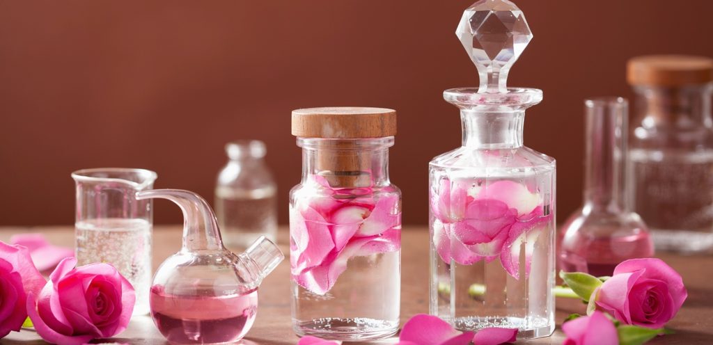 ماء الورد مفيد لجمال البشرة