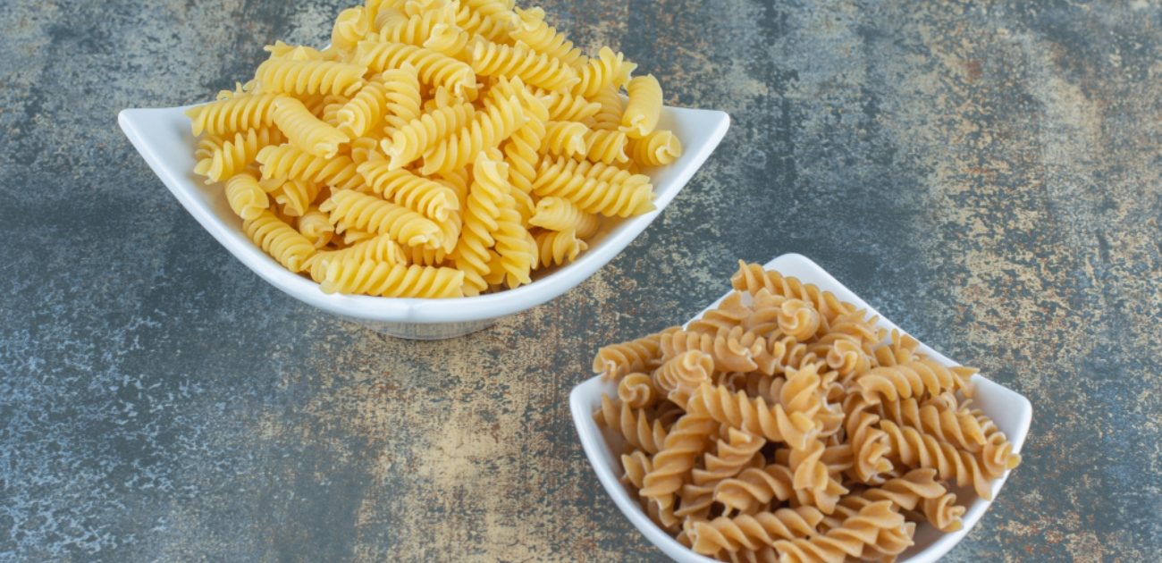 ما هي المدة التي يمكن أن تبقى فيها المعكرونة المطبوخة في الثلاجة دون أن تفسد؟
