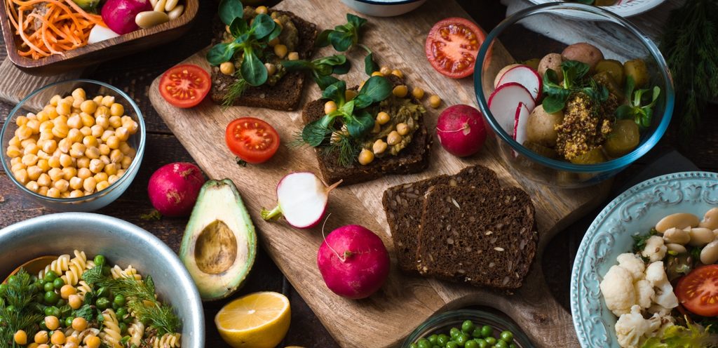 ممكن تناول القليل من الخبز الأسمر في نظام لو كارب