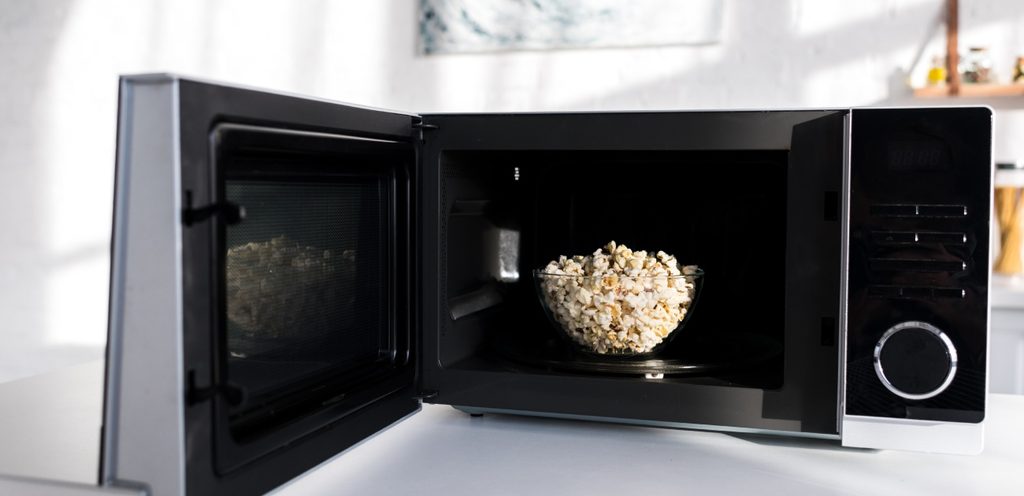 هناك أوعية زجاجية معينة مناسبة للميكروويف