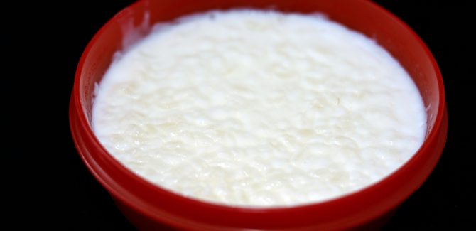 نصب الحليب فوق الأرز