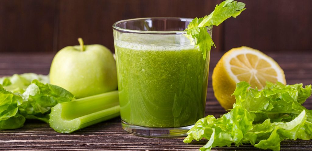 العصير الأخضر الصحي والمنعش